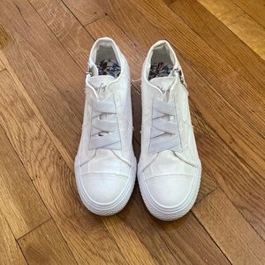 Blowfish mamba canvas wedge size 9 like new